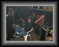131_Party * 640 x 480 * (45KB)